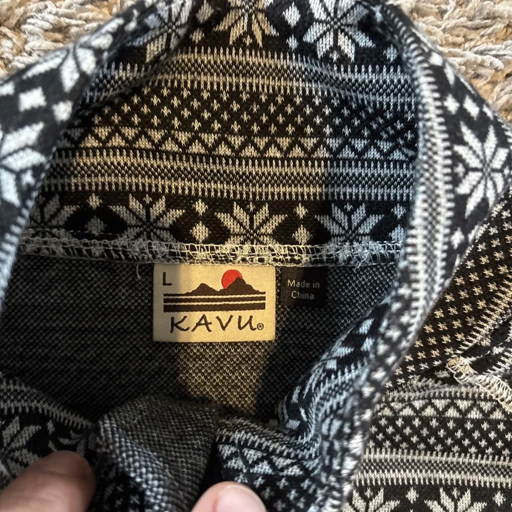 KAVU Women's Size Large Long Sleeve Pullover Black - Picture 3 of 4
